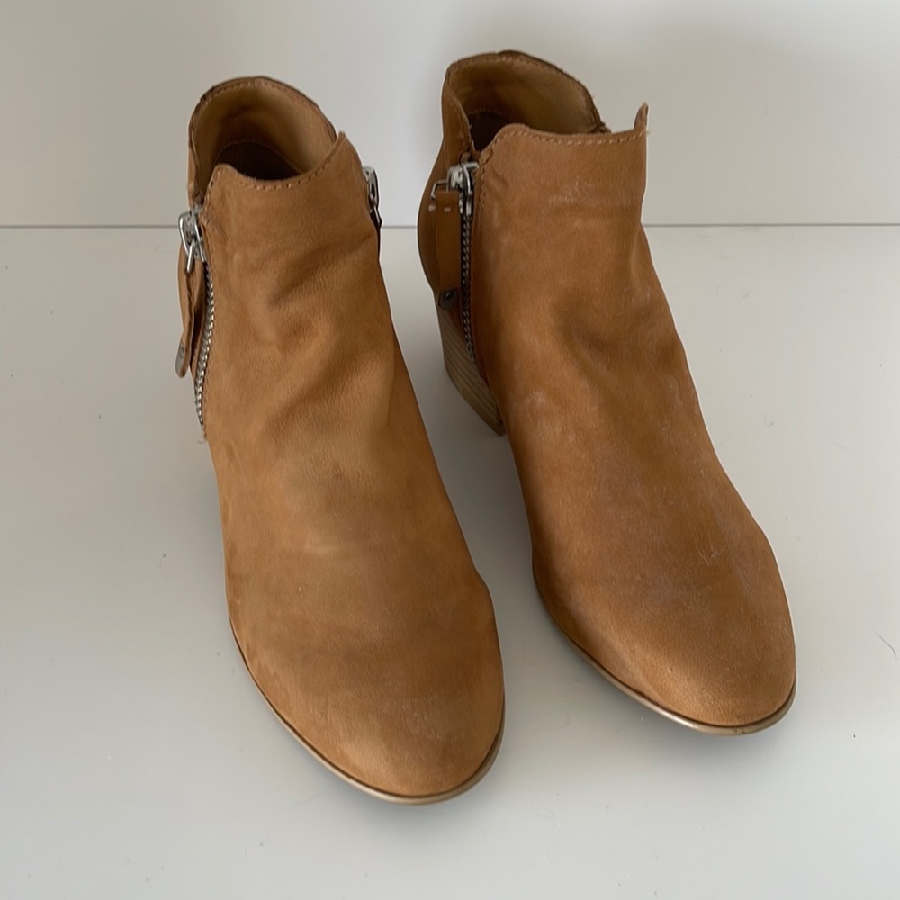 Dolce Vita suede tan leather 8.5